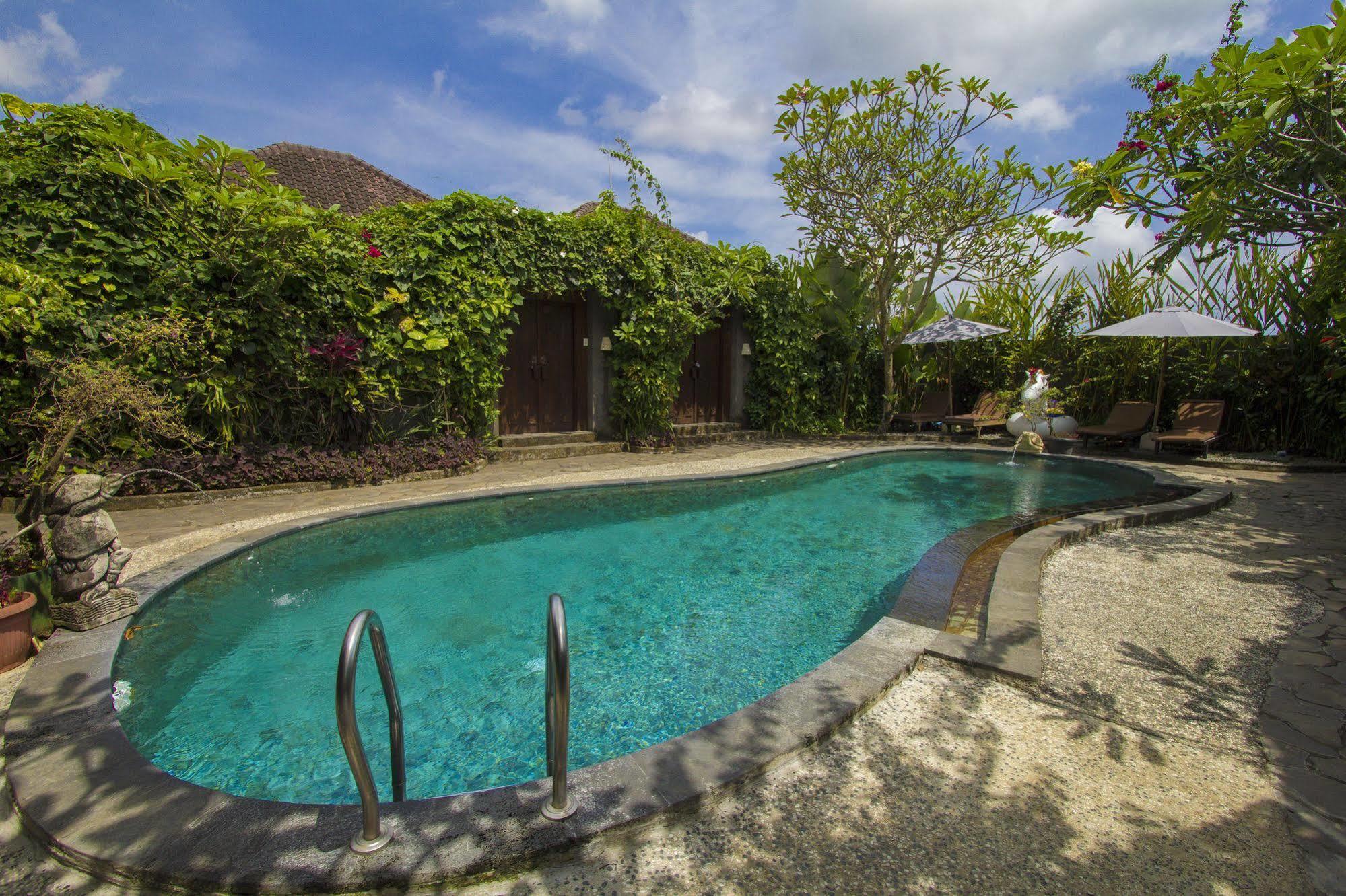 Ladera Villa Ubud Exterior photo